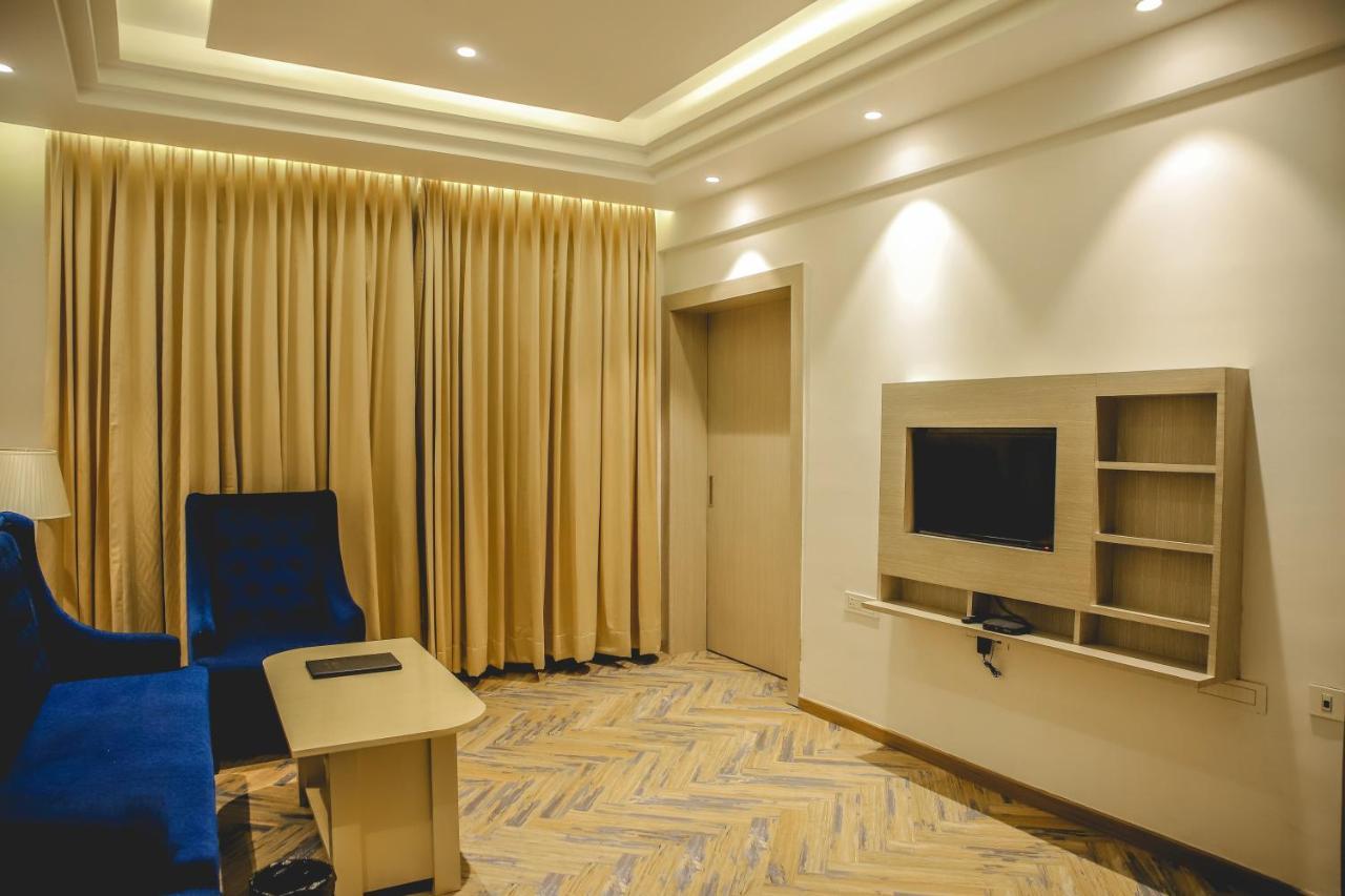 The Orlov Hotel Panipat Luaran gambar