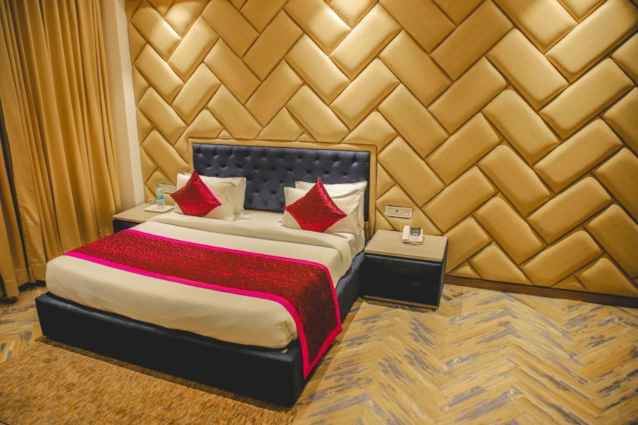 The Orlov Hotel Panipat Luaran gambar