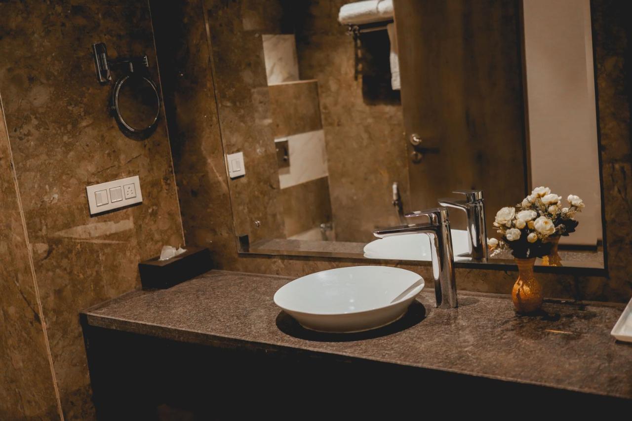 The Orlov Hotel Panipat Luaran gambar