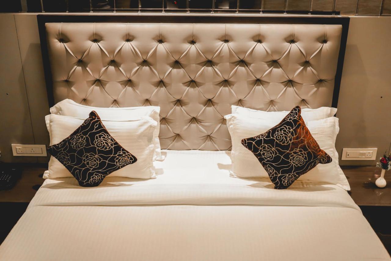 The Orlov Hotel Panipat Luaran gambar