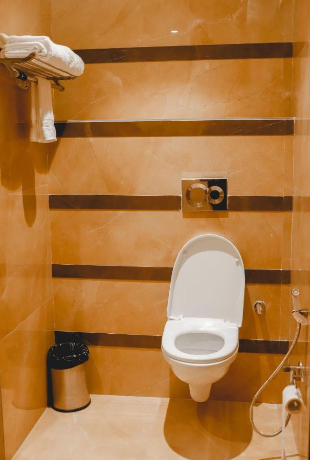 The Orlov Hotel Panipat Luaran gambar