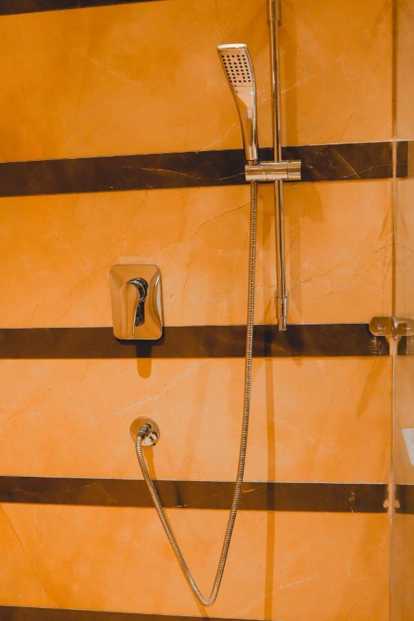 The Orlov Hotel Panipat Luaran gambar