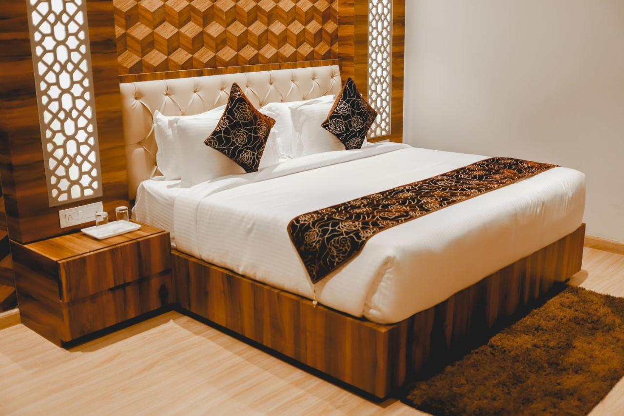 The Orlov Hotel Panipat Luaran gambar